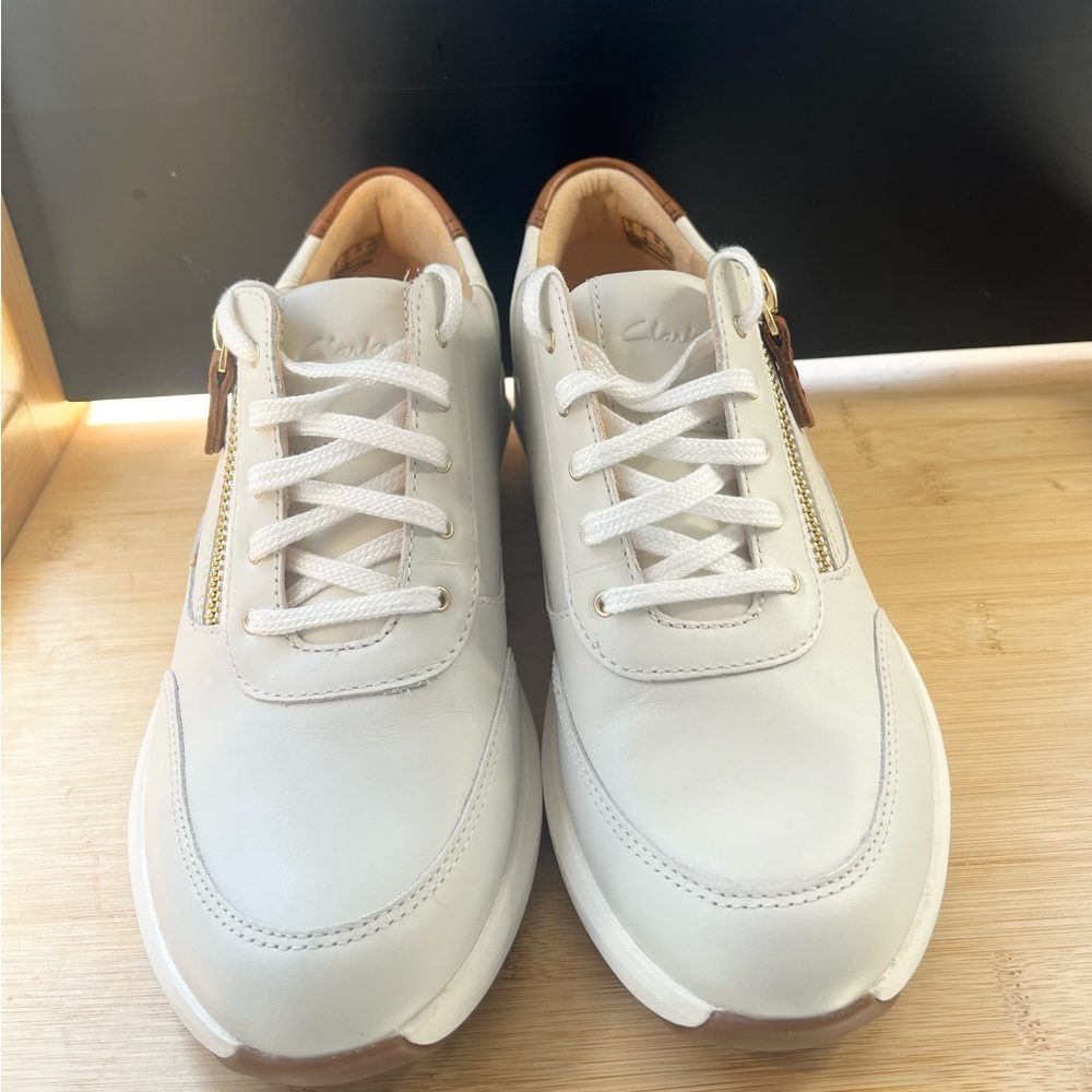 Clarks Artisan Un Rio Zip White Leather Sneakers Women’s 7.5M